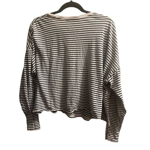 ✨Elizabeth and James White French Terry Stripe Sz XL Top✨ - Picture 4 of 6